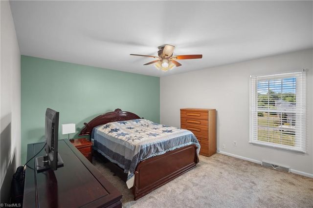 136 Central Ridge Court, Clemmons, NC 27012