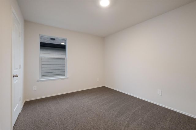 162 Sandringham LOOP, Kyle, TX 78640