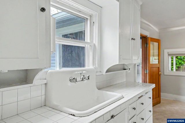 941 SW 10th St, Corvallis, OR 97333