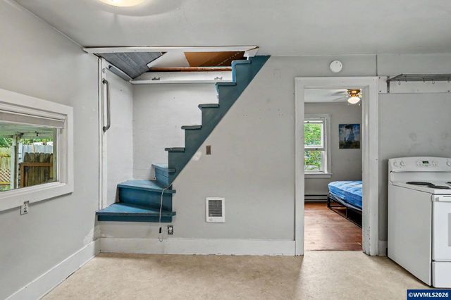941 SW 10th St, Corvallis, OR 97333
