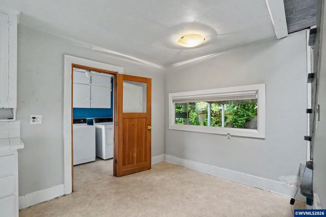 941 SW 10th St, Corvallis, OR 97333