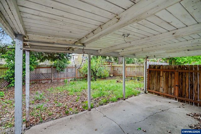 941 SW 10th St, Corvallis, OR 97333