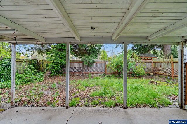 941 SW 10th St, Corvallis, OR 97333