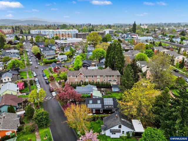 941 SW 10th St, Corvallis, OR 97333