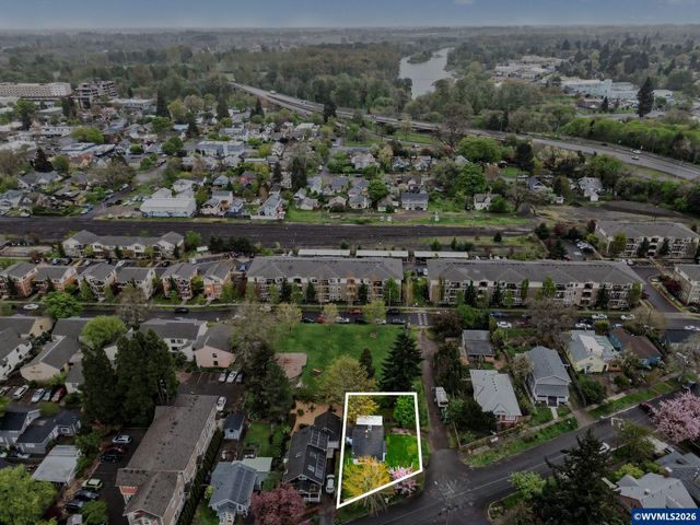 941 SW 10th St, Corvallis, OR 97333