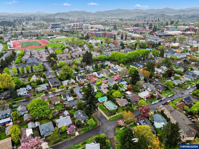 941 SW 10th St, Corvallis, OR 97333