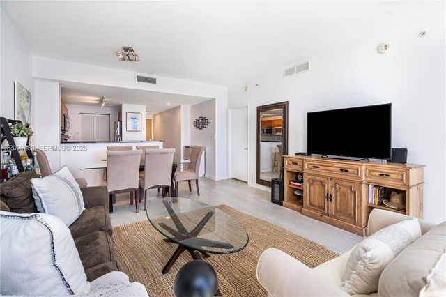 253 NE 2nd St 3104, Miami, FL 33132