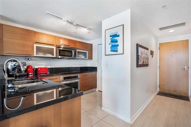 253 NE 2nd St 3104, Miami, FL 33132