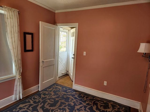 138 Lakehurst Ave, Weymouth, MA 02189