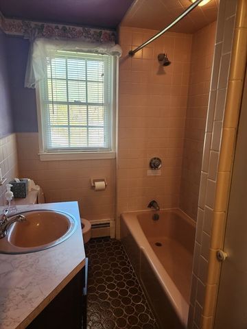 138 Lakehurst Ave, Weymouth, MA 02189