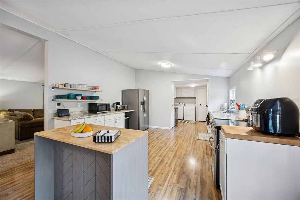 Image 14 of property listing at 111 FAIRWAY LANE, Crescent City, FL 32112