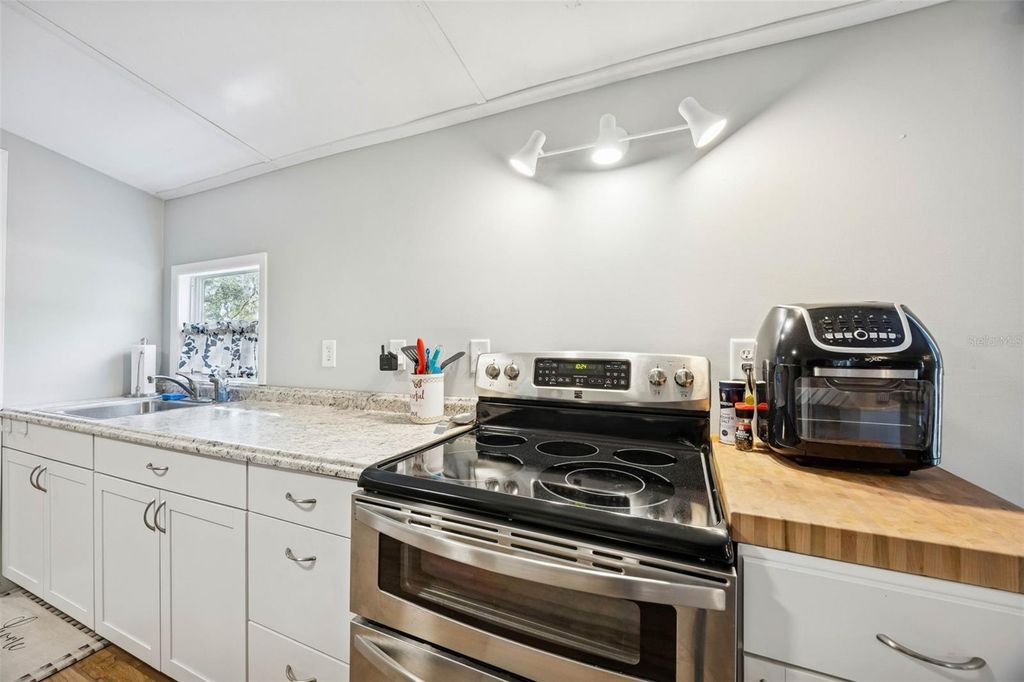 Image 16 of property listing at 111 FAIRWAY LANE, Crescent City, FL 32112