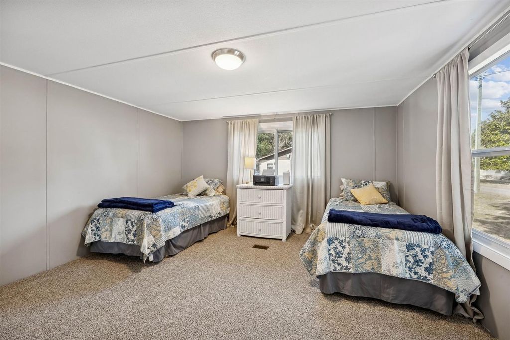 Image 27 of property listing at 111 FAIRWAY LANE, Crescent City, FL 32112