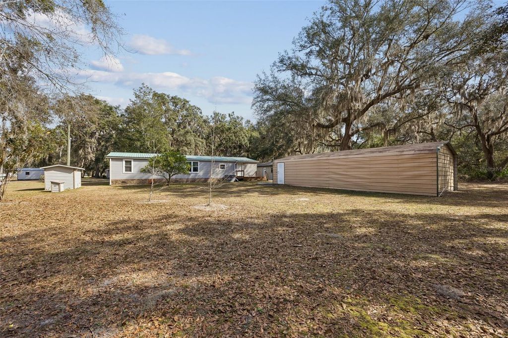 Image 41 of property listing at 111 FAIRWAY LANE, Crescent City, FL 32112