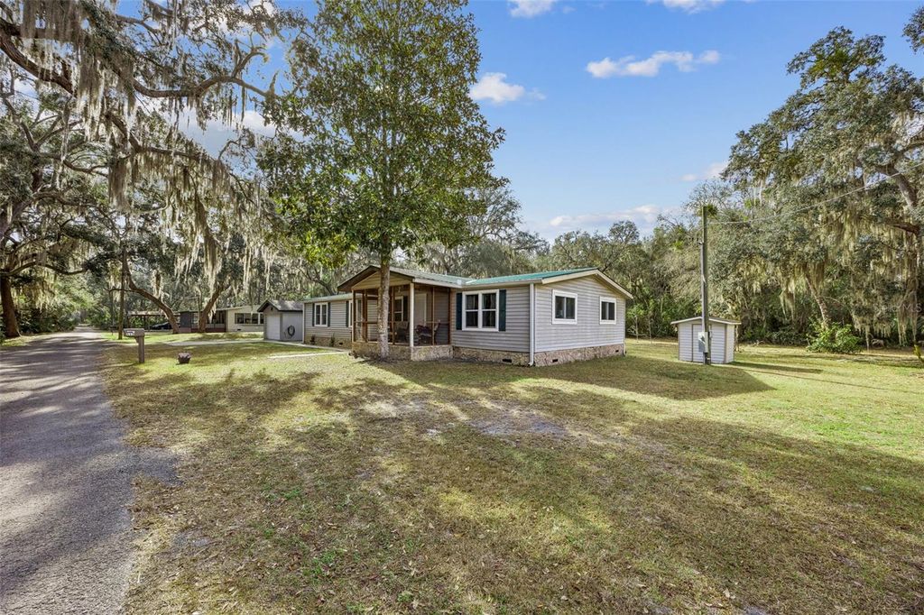 Image 47 of property listing at 111 FAIRWAY LANE, Crescent City, FL 32112