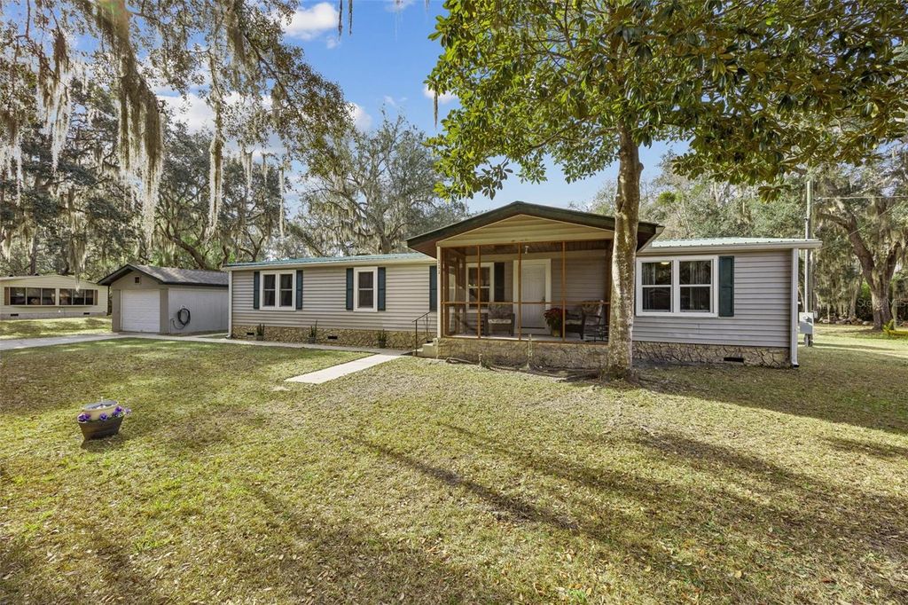 Image 51 of property listing at 111 FAIRWAY LANE, Crescent City, FL 32112