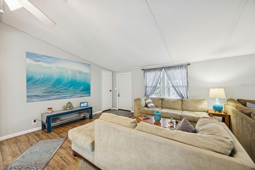 Image 8 of property listing at 111 FAIRWAY LANE, Crescent City, FL 32112