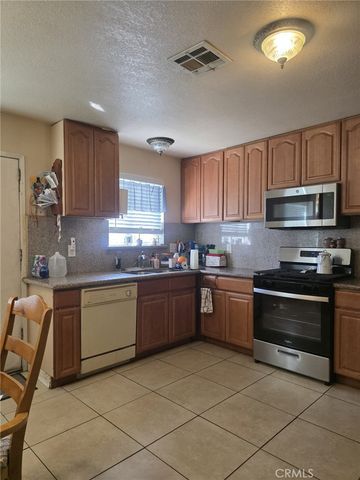 7784 Drummond, Highland, CA 92346