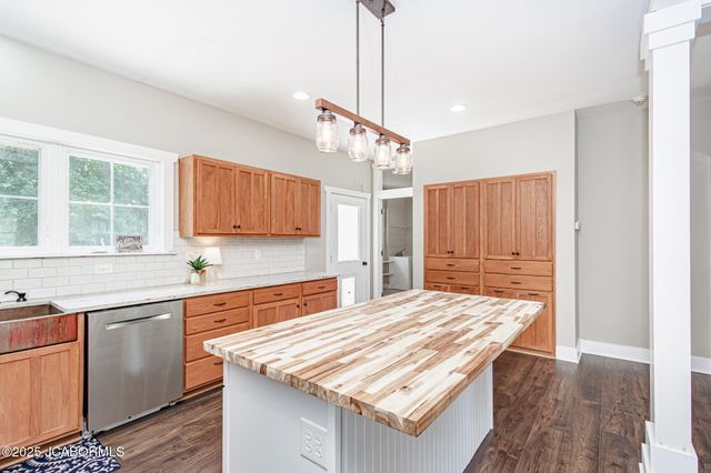 720 E BREEDLOVE DRIVE, Sturgeon, MO 65284