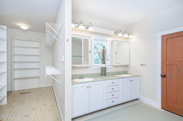 720 E BREEDLOVE DRIVE, Sturgeon, MO 65284