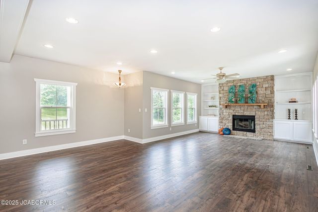 720 E BREEDLOVE DRIVE, Sturgeon, MO 65284