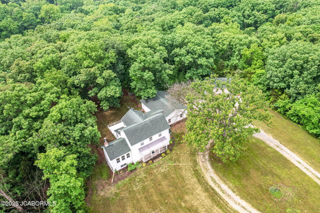 720 E BREEDLOVE DRIVE, Sturgeon, MO 65284