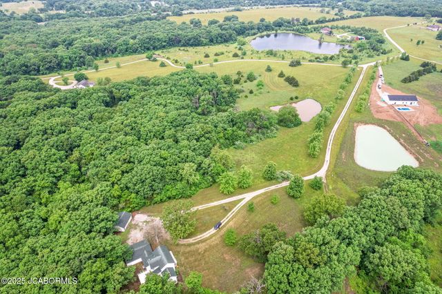 720 E BREEDLOVE DRIVE, Sturgeon, MO 65284