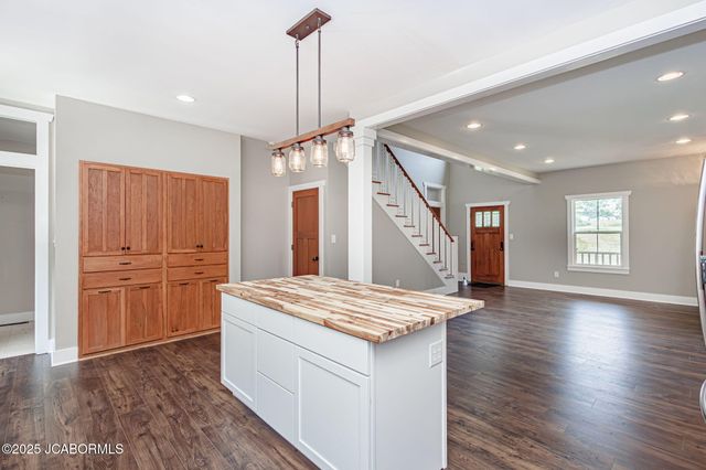 720 E BREEDLOVE DRIVE, Sturgeon, MO 65284