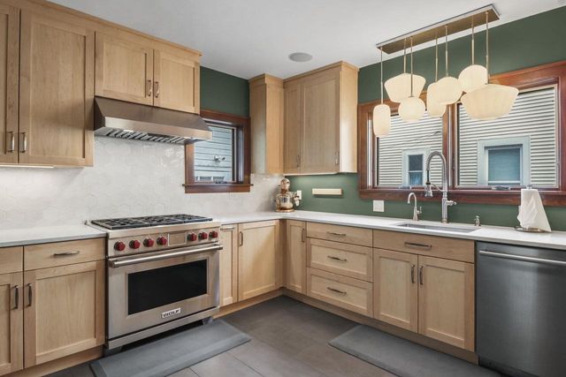 3010 Fairview Street, Madison, WI 53704