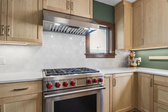 3010 Fairview Street, Madison, WI 53704