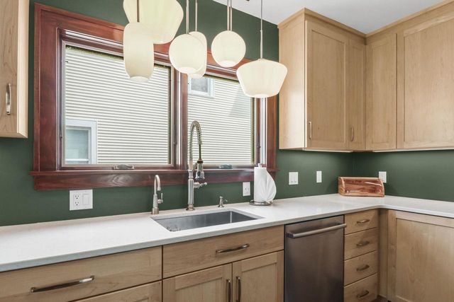 3010 Fairview Street, Madison, WI 53704
