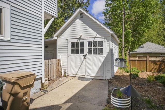 3010 Fairview Street, Madison, WI 53704