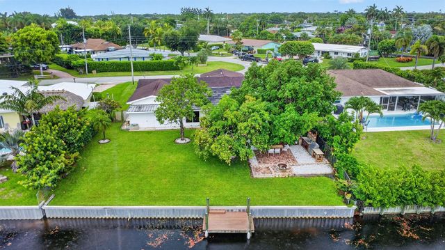 7951 W Lake Drive, Lake Clarke Shores, FL 33406