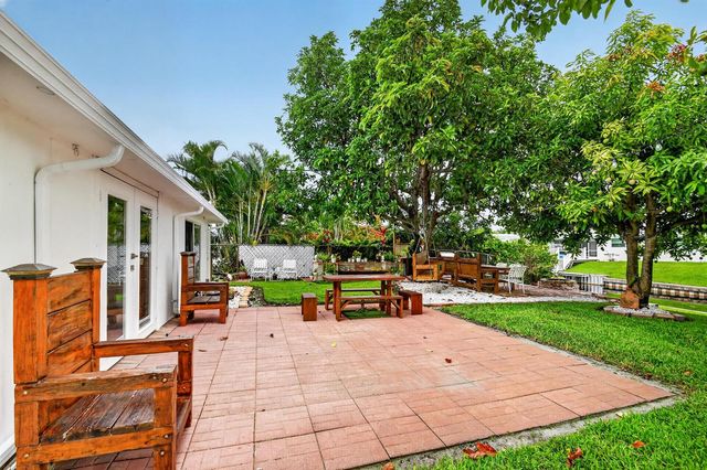 7951 W Lake Drive, Lake Clarke Shores, FL 33406
