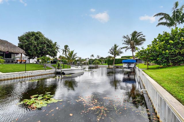 7951 W Lake Drive, Lake Clarke Shores, FL 33406