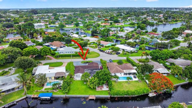 7951 W Lake Drive, Lake Clarke Shores, FL 33406