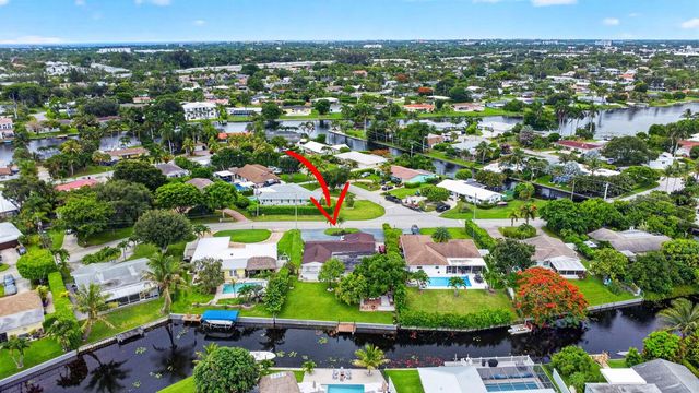 7951 W Lake Drive, Lake Clarke Shores, FL 33406