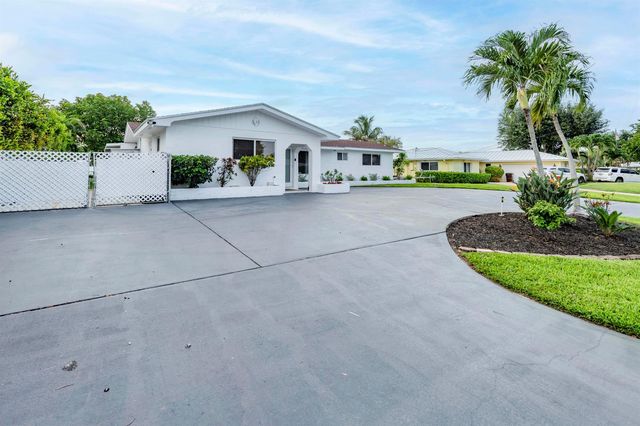 7951 W Lake Drive, Lake Clarke Shores, FL 33406