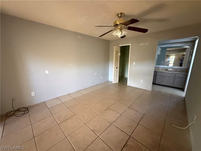 1807 SW 2nd AVE, Cape Coral, FL 33991