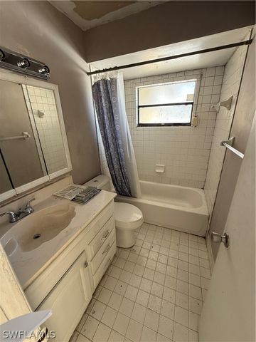 1807 SW 2nd AVE, Cape Coral, FL 33991