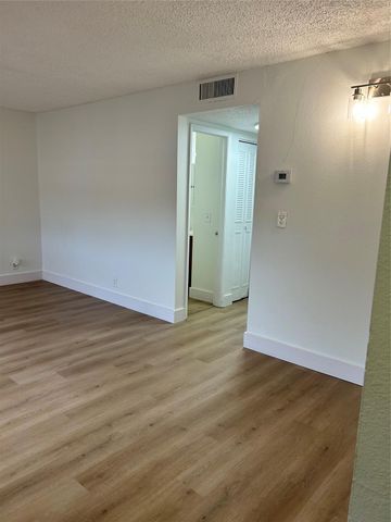 241 SE 9th Ave 208, Pompano Beach, FL 33060