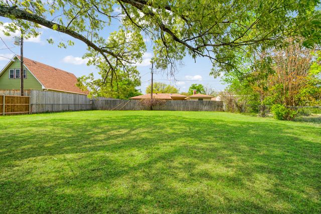 315 34th Street NE, Paris, TX 75460