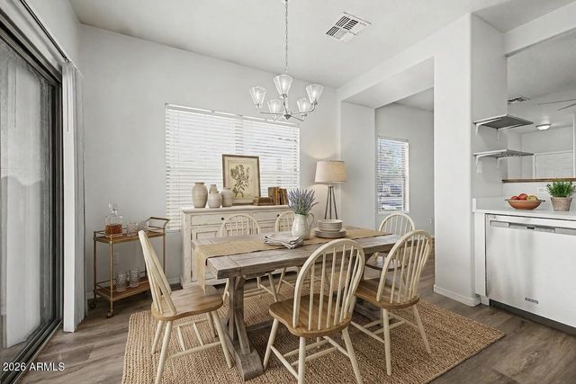 1368 S WAGON WHEEL Court, Chandler, AZ 85286