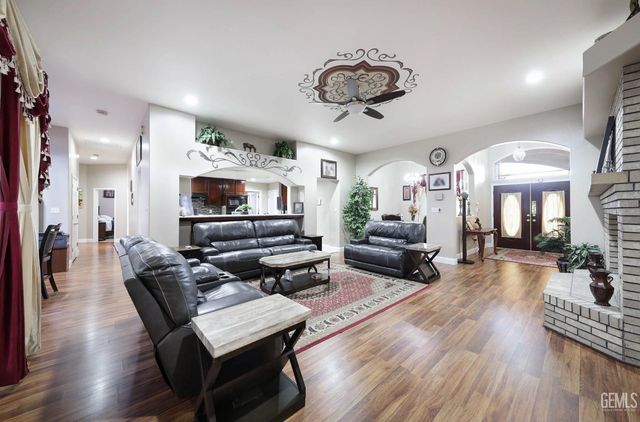 4403 Oceanrock Avenue, Bakersfield, CA 93313