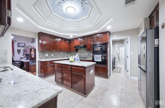 4403 Oceanrock Avenue, Bakersfield, CA 93313