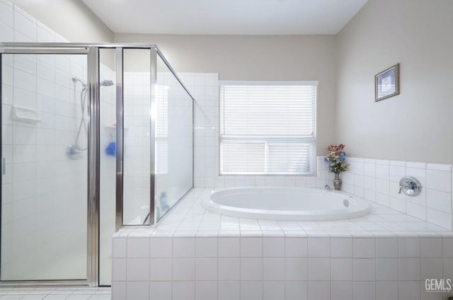 4403 Oceanrock Avenue, Bakersfield, CA 93313