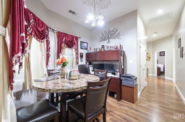 4403 Oceanrock Avenue, Bakersfield, CA 93313