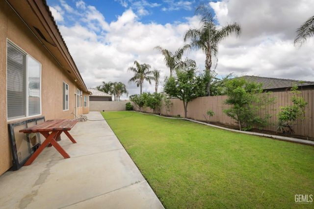 4403 Oceanrock Avenue, Bakersfield, CA 93313