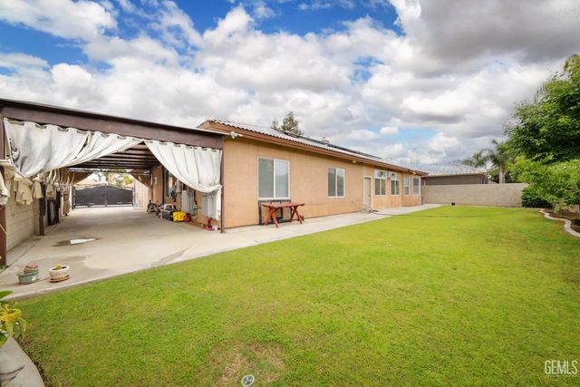 4403 Oceanrock Avenue, Bakersfield, CA 93313