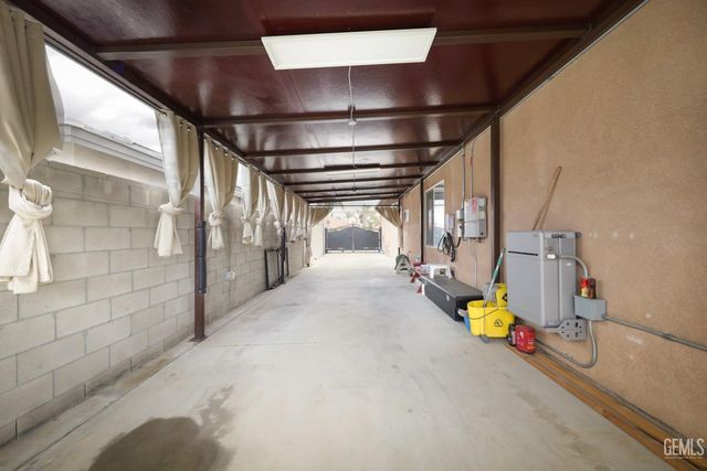 4403 Oceanrock Avenue, Bakersfield, CA 93313